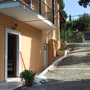 Gallery image of Andreas Apartments in Agios Georgios Pagon