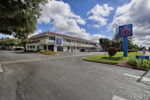 Motel 6-Petaluma, CA