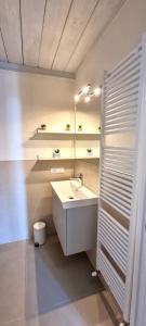 A bathroom at Dolce Blu Sirmione