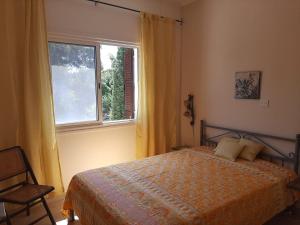 Nea Paphos的住宿－Limnaria Deluxe Maisonette，相簿中的一張相片
