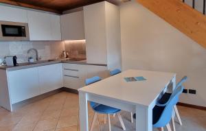 A kitchen or kitchenette at Dolce Blu Sirmione