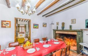 Fotografia z galérie ubytovania Cozy Home In Villanueva Del Rosario v destinácii Villanueva del Rosario