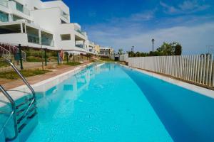 Basen w obiekcie Deluxe sea view apartment with a swimming pool lub w pobliżu