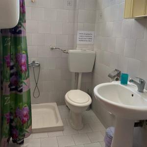 A bathroom at Xenia Apartments Keramoti (Studio 2)