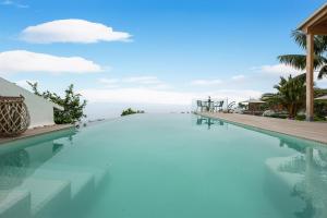 The swimming pool at or close to Casa Adayeim 2