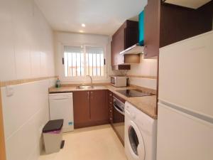Kuchyň nebo kuchyňský kout v ubytování ACV - Playa Dorada-1ª Linea Planta 5 Norte