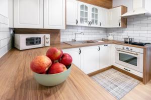 A kitchen or kitchenette at Drevenica Irenka