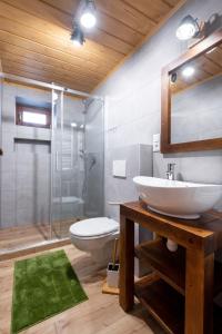 A bathroom at Drevenica Irenka Még 33 kép