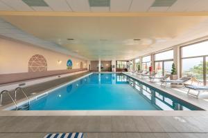 Swimmingpoolen hos eller tæt på Hotel Pineta Campi