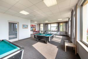Biliár nebo kulečník v ubytování Hotel Pineta Campi