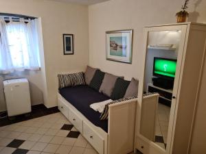 Televízia a/alebo spoločenská miestnosť v ubytovaní Marica - Studio Apartment