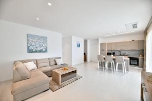 Kuchyň nebo kuchyňský kout v ubytování "Babe" Beachfront Residence