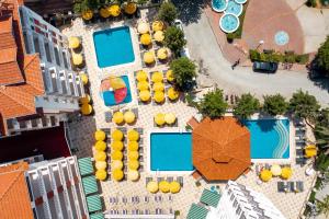 Вид на бассейн в Villa Sunflower Hotel - All Inclusive или окрестностях