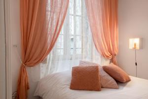 Letto o letti in una camera di Travel Homes - The Ancienne Poste, Petite Venise