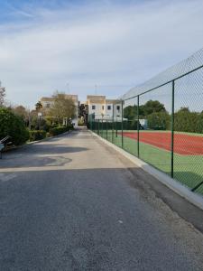 Tenis a/nebo squash v ubytování Appartamenti Mirante nebo okolí