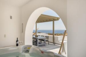 Gallery image of Hercules House Sea View Villa in Pirgaki Paros in Drios +21 photos