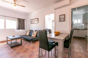 Posedenie v ubytovaní Apartamento CAPRI en Nerja