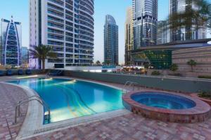 Gallery image of Luxe 1BD, boutique apt full lakeview 1m to Metro, Lake & Almas Tower By "La Buena Vida Holiday Homes" in Dubai