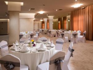 Restaurace v ubytování Retaj Inn Al Wakrah