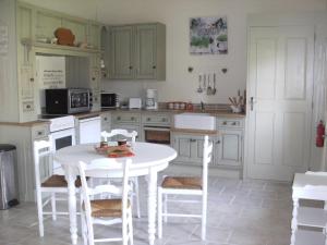 Gîte de l'Octroy Poitou的厨房或小厨房