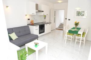 Kuchyň nebo kuchyňský kout v ubytování ONDINA apartments