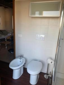 Kúpeľňa v ubytovaní Colline Di Barengo Apartment