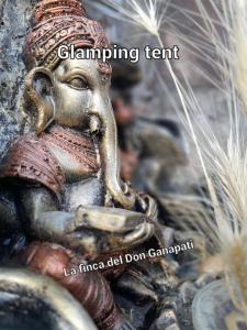 聖巴托洛梅的住宿－La finca del don Ganapati，神的雕像,口张开