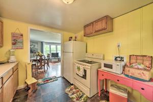 Gallery image of Cheerful Grand Rivers Cottage, half Mi to Lake in Grand Rivers +23 photos