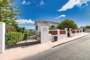 Fotografie z fotogalerie ubytování Holidays2Malaga Andalusian house style with pool in Alhaurin de la Torre v destinaci Alhaurín de la Torre