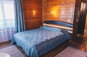 Postel nebo postele na pokoji v ubytování Nordic Vila - Domeniile Dorna Escape + 36 fotografií