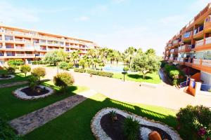 an aerial view of the courtyard of a resort at Expoholidays-Brisas Almerimar in Almerimar