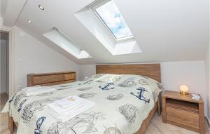 Postel nebo postele na pokoji v ubytování Pet Friendly Apartment In Pirovac