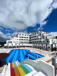 Galeriebild der Unterkunft Roseira Beach Resort in Gulluk