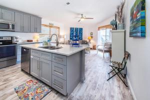Gallery image of Gulfview II 301 in Destin