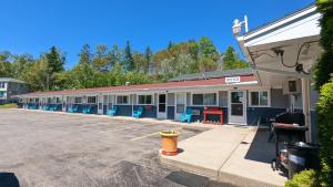 Gallery image of Aberdeen Motel in Whycocomagh