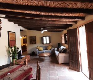 Posezení v ubytování Cortijo Los Montes with private pool + 37 fotografií