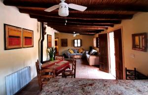Posezení v ubytování Cortijo Los Montes with private pool