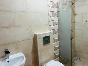 صورة لـ The Zen Loft - 2BR Open Plan Apt W/Pool+Smart Lock في ليكى
