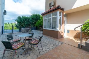 Ein Balkon oder eine Terrasse in der Unterkunft Dijamant Apartment