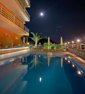 Bazén v ubytování Karos Hotel Llaman nebo v jeho okolí