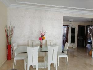 Fotografie z fotogalerie ubytování Grand Appartement à 5 min de la mer et de la mosqué hassan II de Casablanca v destinaci Casablanca