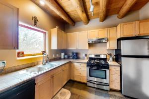 Gallery image of Cozy Oasis Unit 16 in Taos