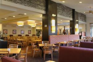 Rosen Inn International Near The Parks 레스토랑 또는 맛집