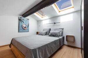 Легло или легла в стая в Superbe appartement en plein centre du vieil Antibes