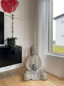 Fotografie z fotogalerie ubytování Spacious 3BR Condo near Blue lagoon 15M Airport 9M v destinaci Njarðvík