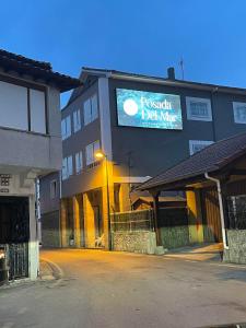 Budova, v ktorej sa hotel nachádza