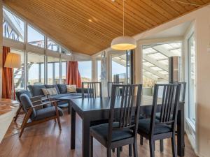 Posezení v ubytování Seaside Charm with Spa and Sauna-By Traum