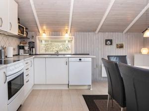 ブラーバンドにある6 person holiday home in Bl vandのギャラリーの写真