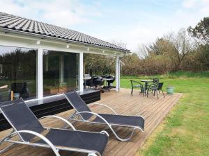 Zahrada ubytování 10 person holiday home in Hjørring-By Traum