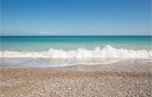 サグントにある2 Bedroom Pet Friendly Home In Saguntoの波打ちの海岸 +15枚の写真